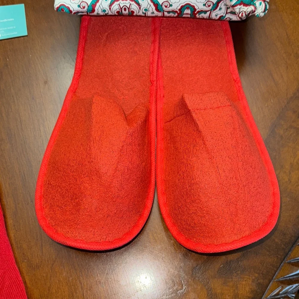 Vibrant Red Traveler’s Kit